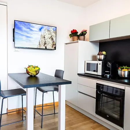 Unit D With View And Terrace * Milán
